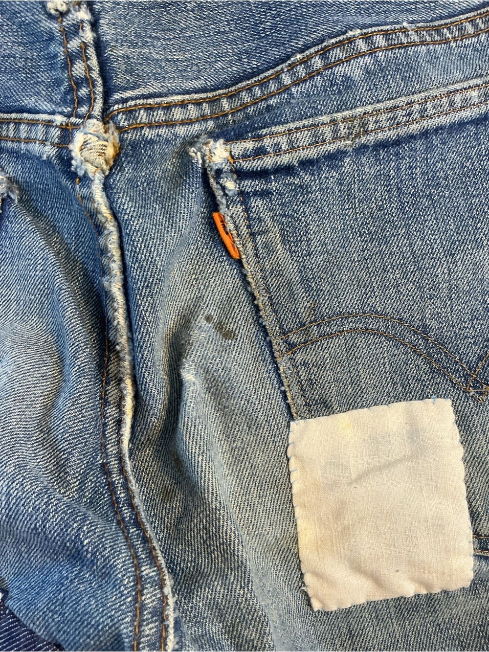 VINTAGE INSANE 1970s Levi’s Women’s Blue Patchwork Handmade Bell Bottoms - Picture 5 of 9